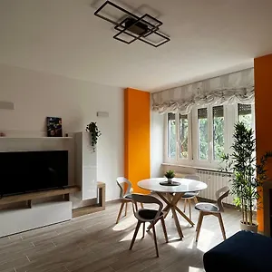The Bright Place: Wide And Modern In Appartement Milan